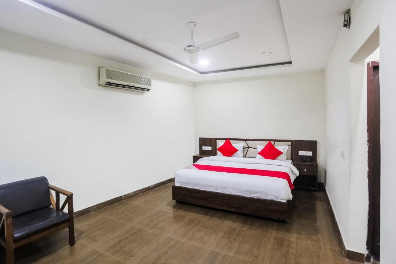 Oyo 63134 Hotel Red Queen Raigarh Zewnętrze zdjęcie