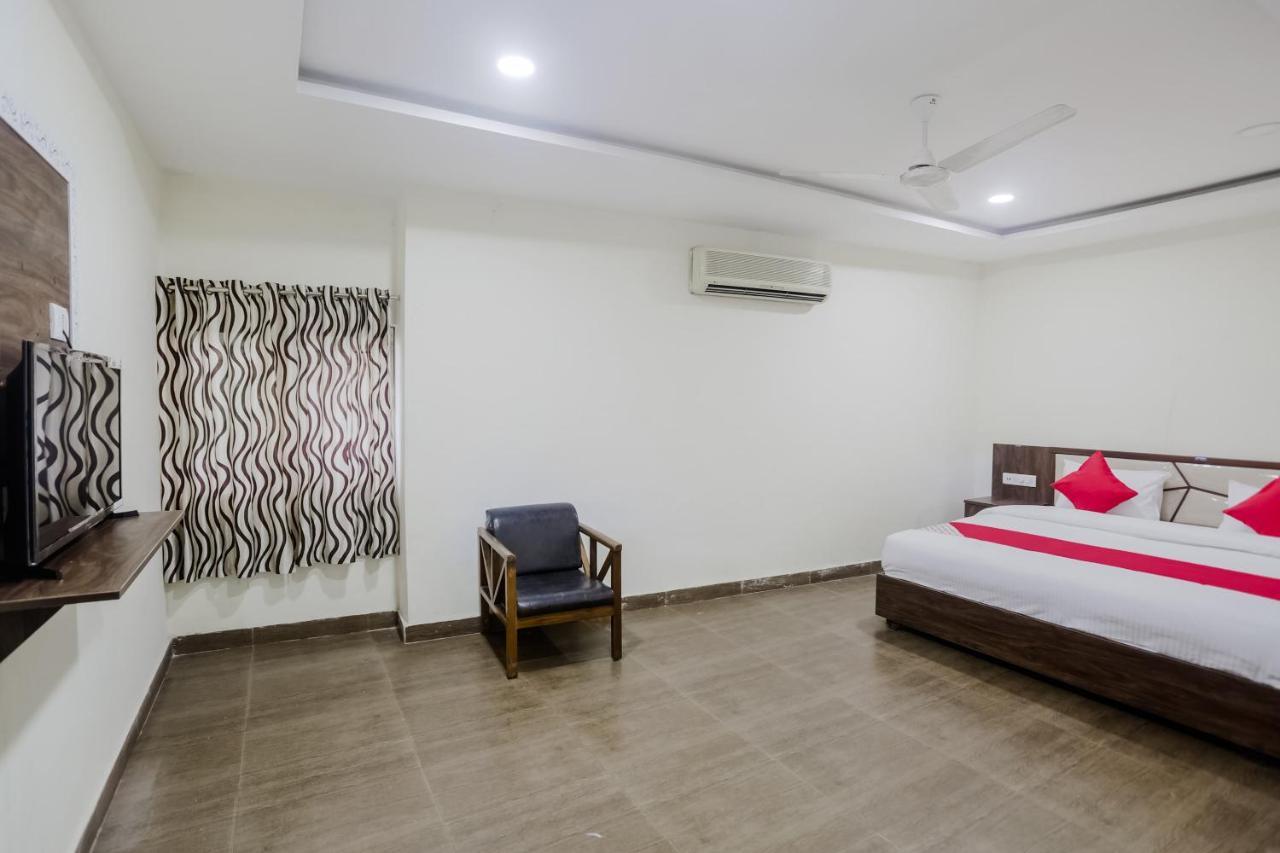 Oyo 63134 Hotel Red Queen Raigarh Zewnętrze zdjęcie