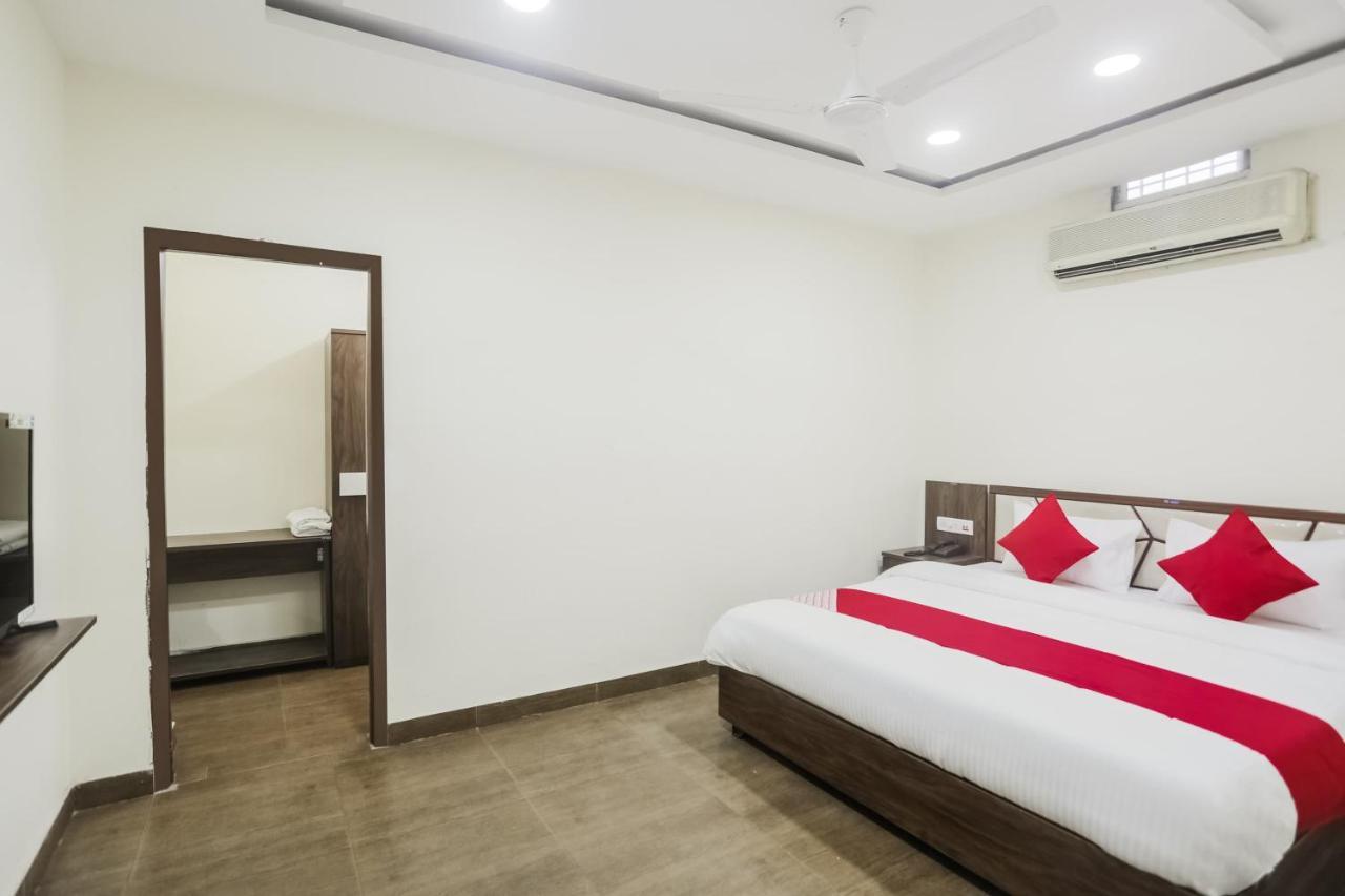 Oyo 63134 Hotel Red Queen Raigarh Zewnętrze zdjęcie